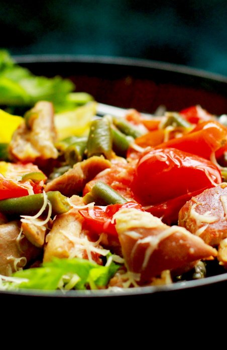 Индейка со стручковой фасолью и черри